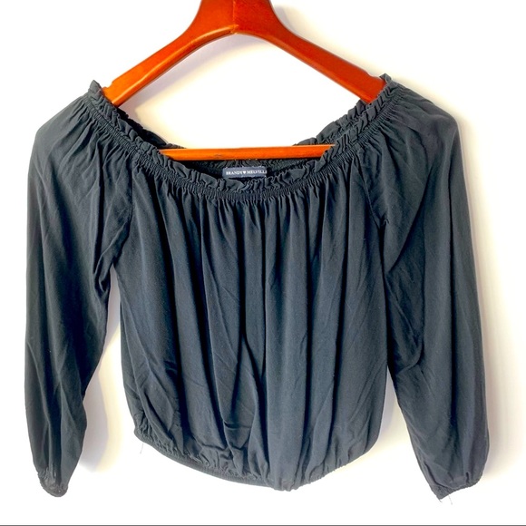 Brandy Melville Off the Shoulder Top Black Long Sleeve Cropped ANY OFFER - Picture 2 of 6